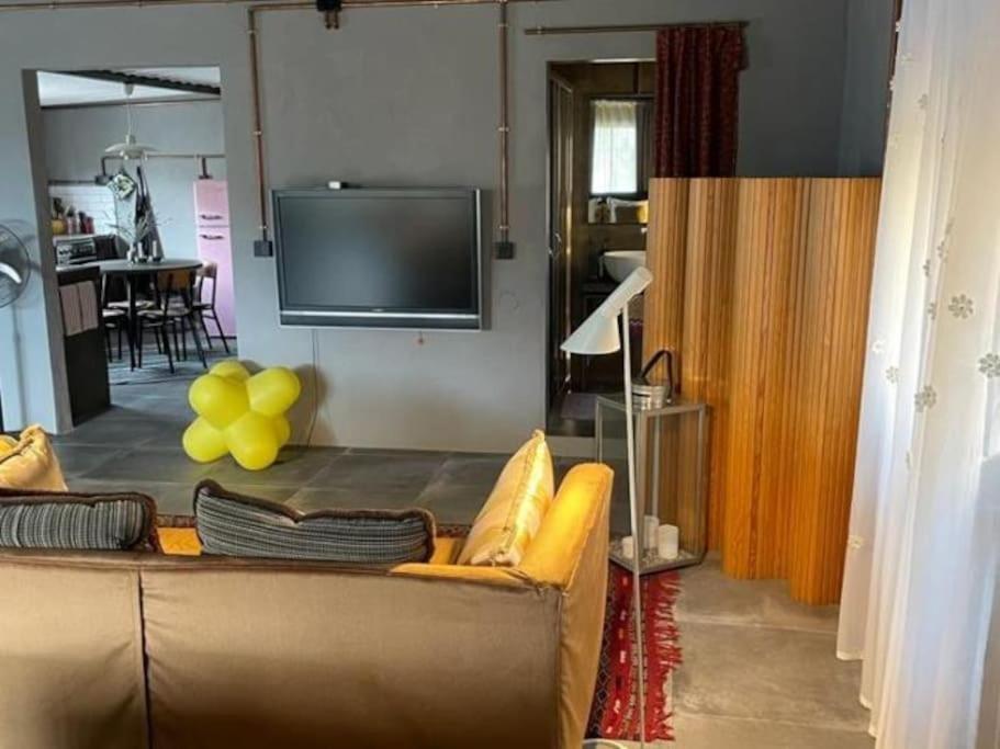 Sol Radiante Attic Studio, Designer-style Studio With Top-tier Amenities Apartment