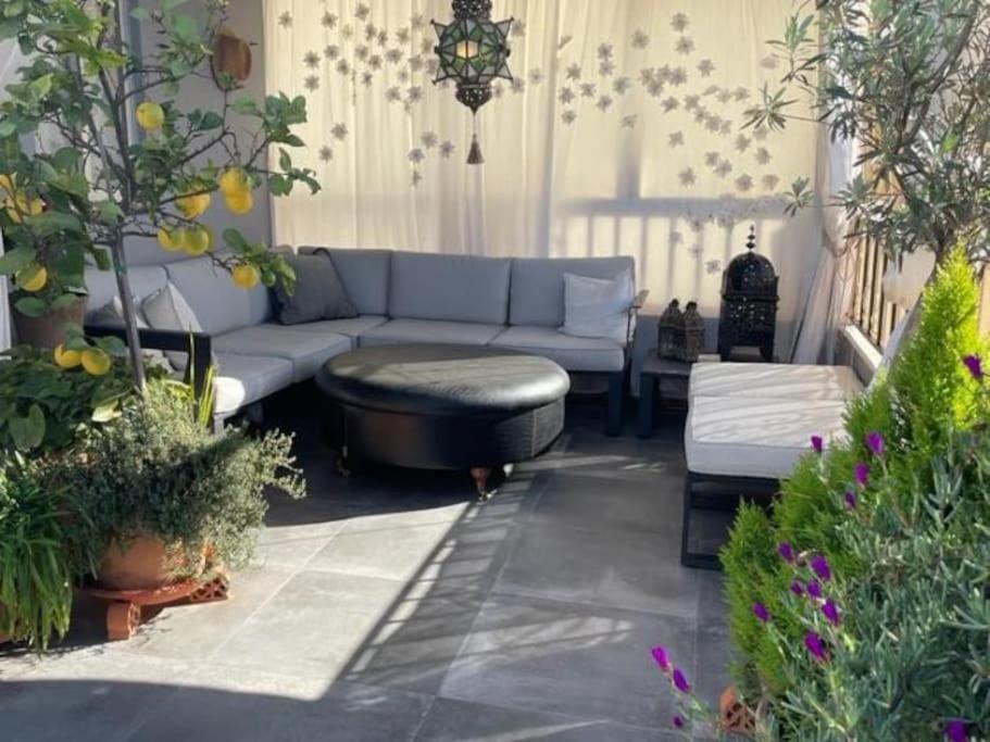Sol Radiante Attic Studio, Designer-style Studio With Top-tier Amenities Apartment *